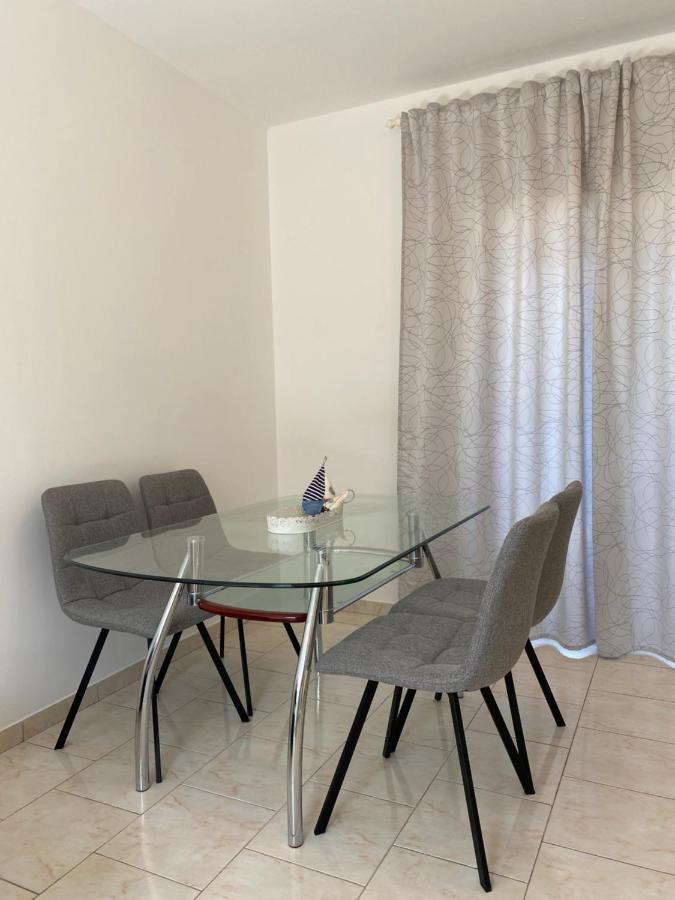 Apartments Mikecin Novigrad  Buitenkant foto